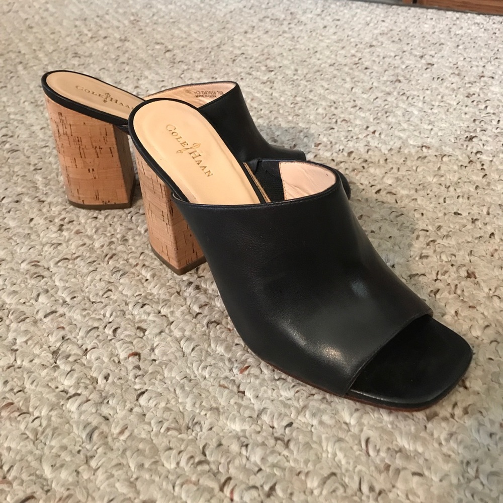 Cole Hahn black leather heeled slide size 7 1/2B