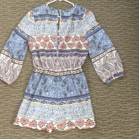 END OF SUMMER SALE! Long sleeve lace up romper - Picture 2 of 3