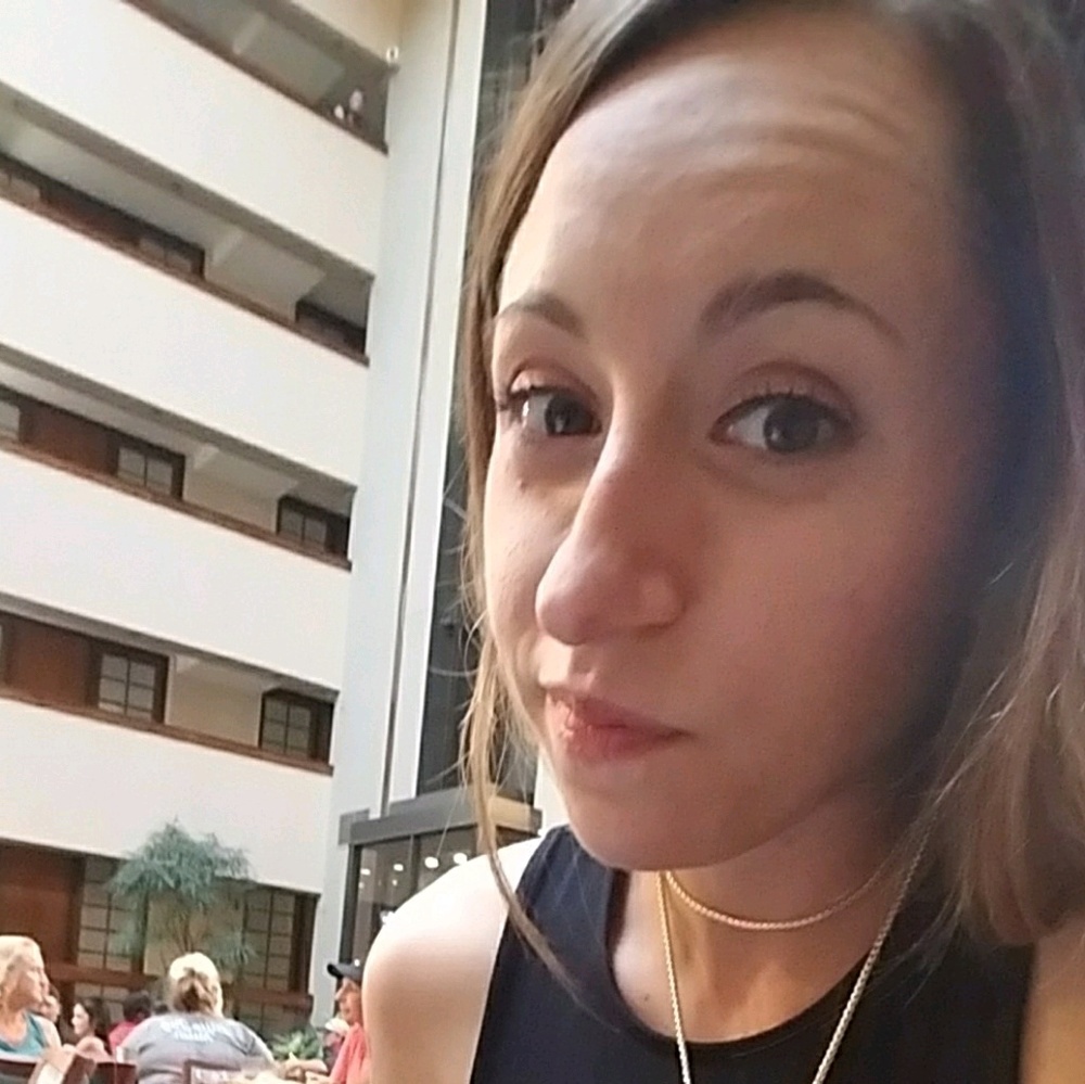 Meet your Posher, Amanda