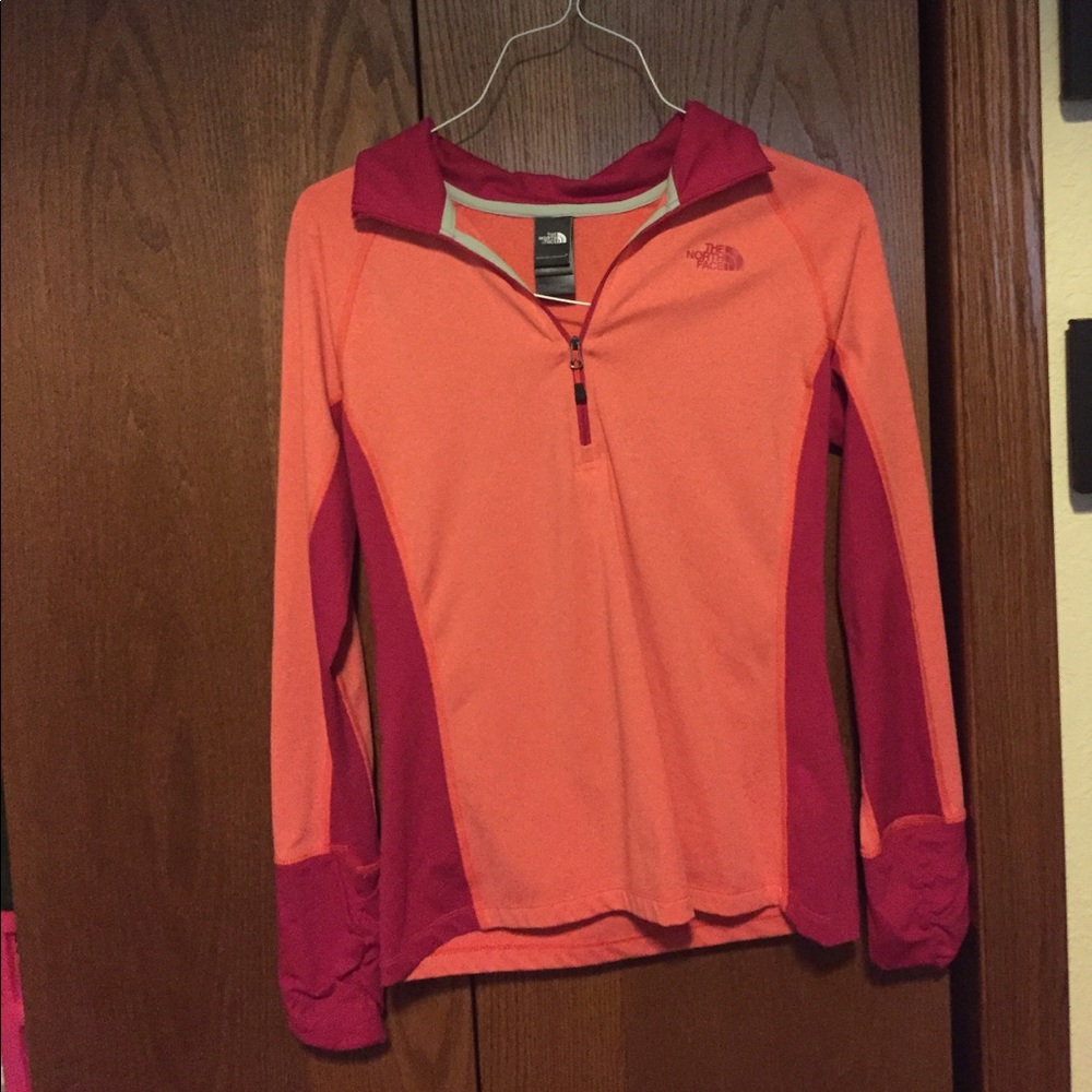 Women's Northface quarter zip.