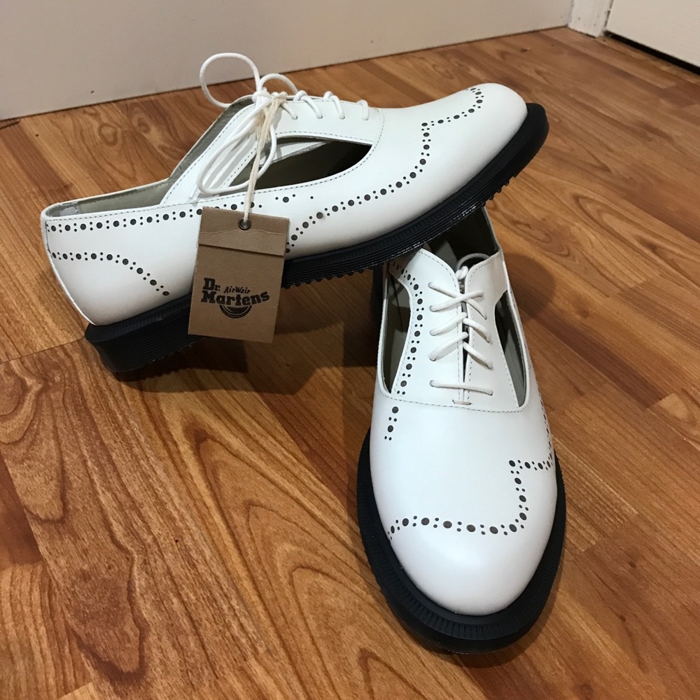 NWT Women's Dr. Martens Ruby Smooth Oxfords US 10