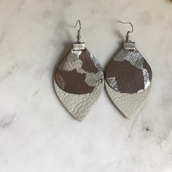 Leather earrings - Picture 1 of 1