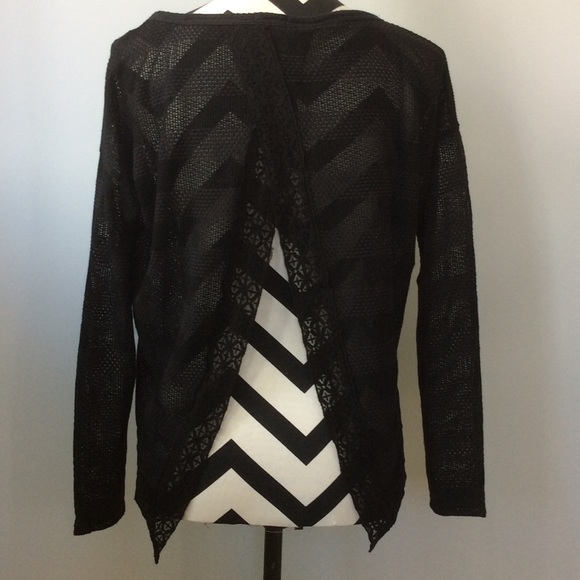 1 MEDIUM LEFTBlack Split Back Sweater - Picture 5 of 6