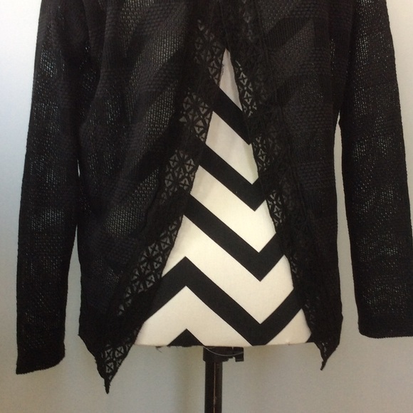 1 MEDIUM LEFTBlack Split Back Sweater - Picture 6 of 6