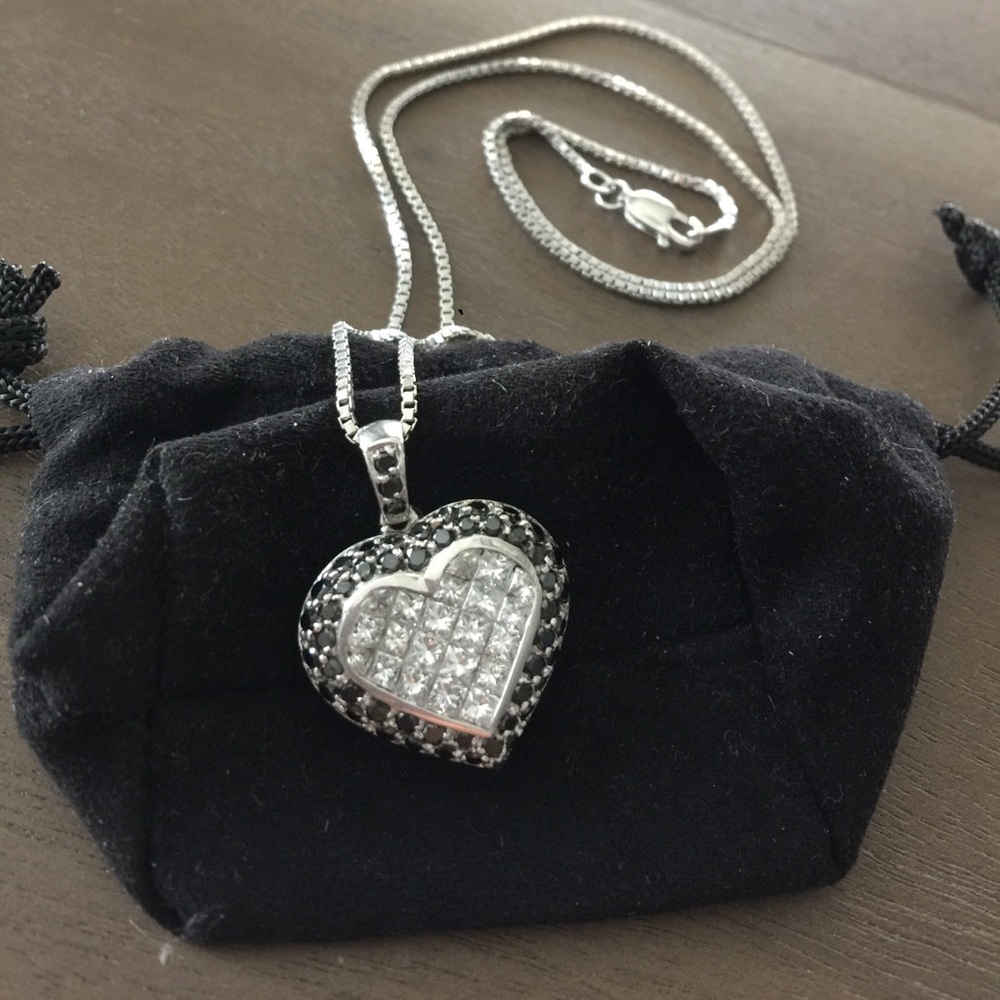 18k White Gold Heart Pendant