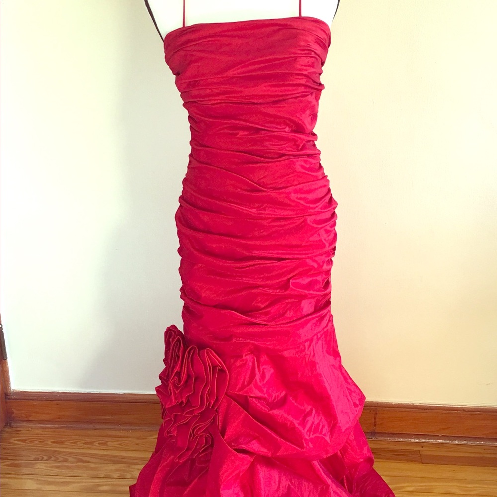 Elegant Long Mermaid Red Dress Size M