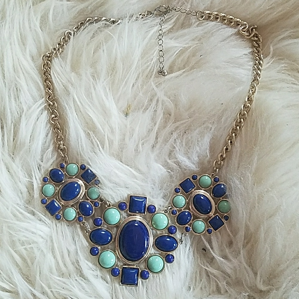 Statement necklace
