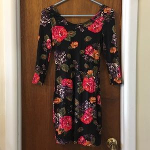 Floral Bodycon Dress Size 4 (runs sm)