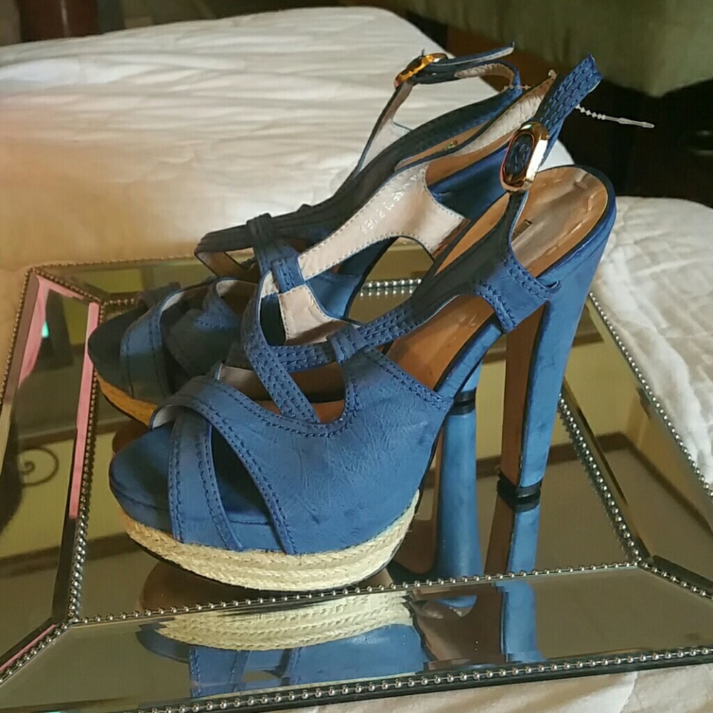 Blue platform heels new condition size 8