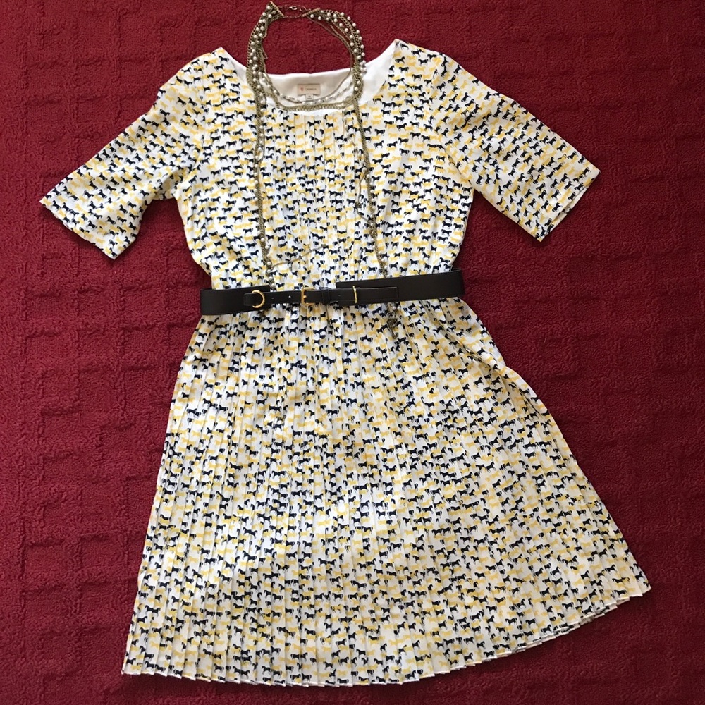 Super cute fall dress.