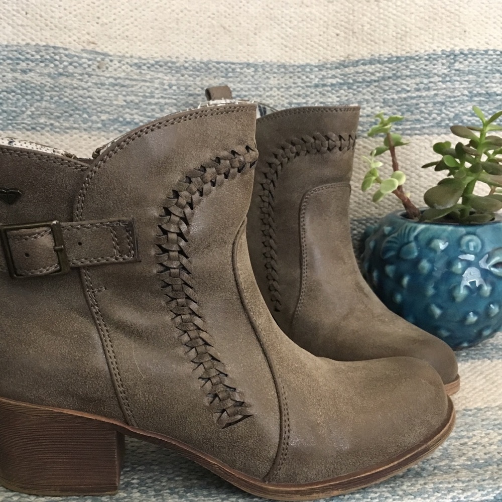Roxy Booties