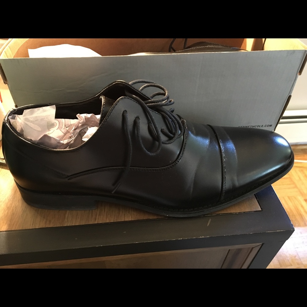 Men's dress shoes
