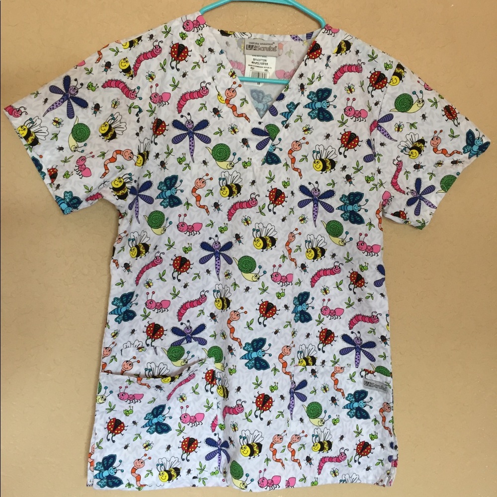UA Scrubs insect print scrubs top