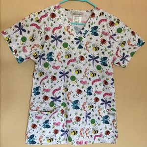 UA Scrubs insect print scrubs top