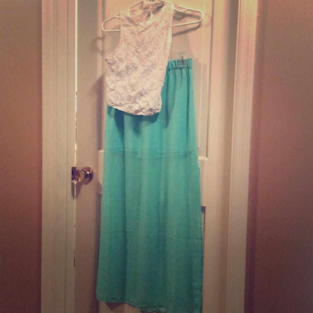 Rolla Coaster crop top and Express maxi skirt