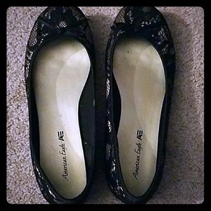 Good and black lace flats