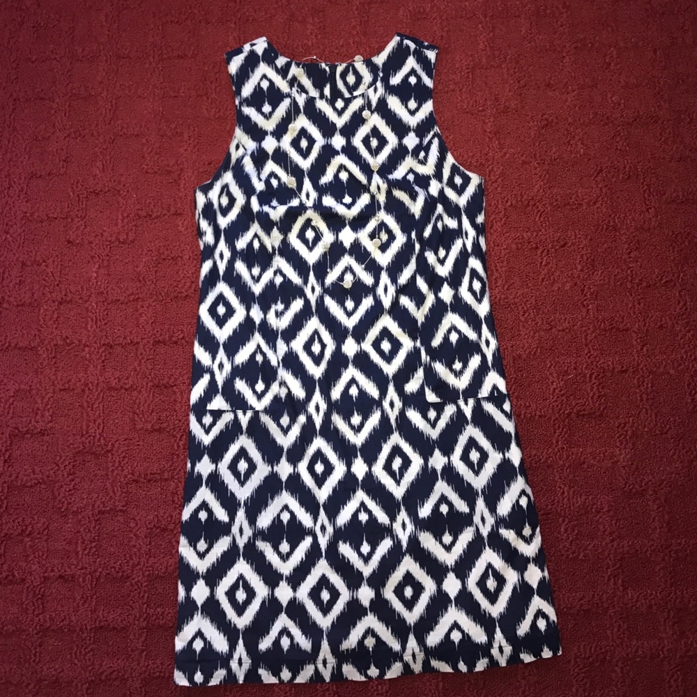 Flirty shift dress.