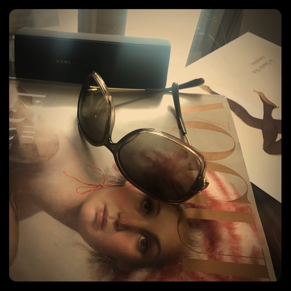 Marc Jacobs sunglasses including case!
