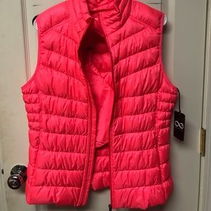 🌸🔥NWT VEST🔥🌸