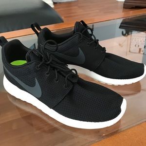 MEN'S Nike Roshe One