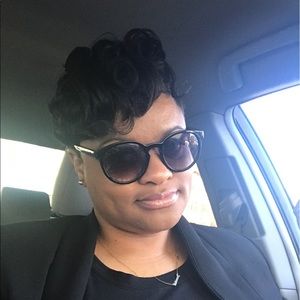 Meet your Posher, Dekisha