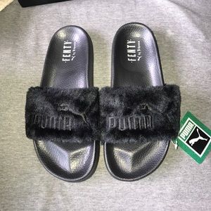 BNIB LE RIHANNA FENTY FUR PUMA SLIDES IN BLACK 8.5