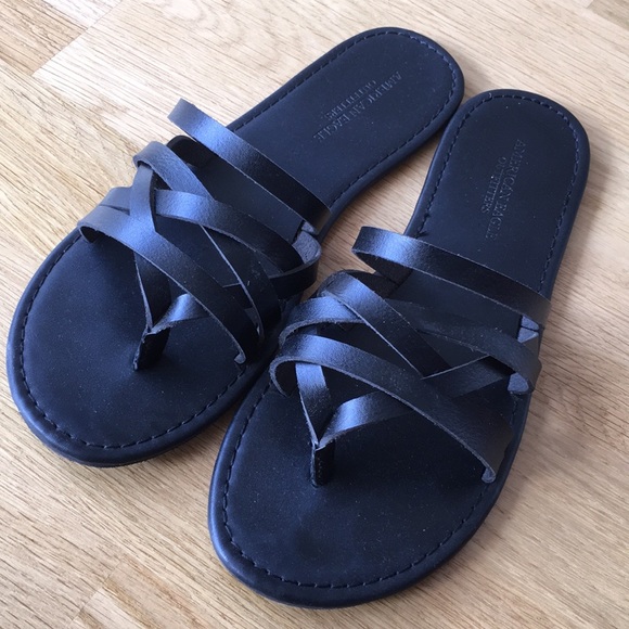 American Eagle Outfitters Shoes - American Eagle strappy flip flop sandals in black