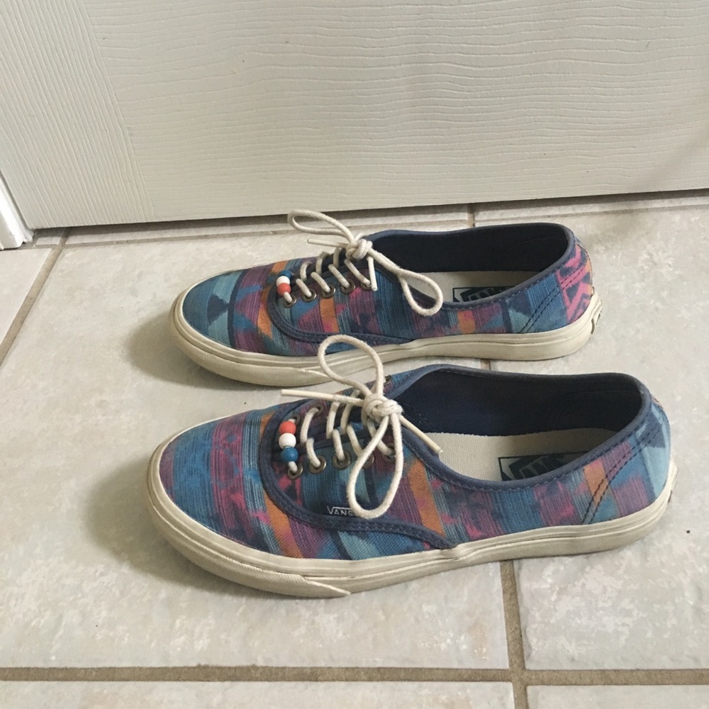 Tribal Bead Vans - Picture 3 of 6