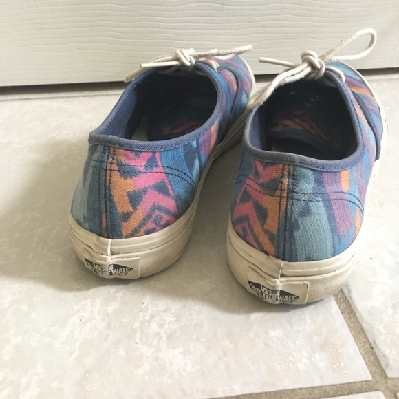 Tribal Bead Vans - Picture 4 of 6