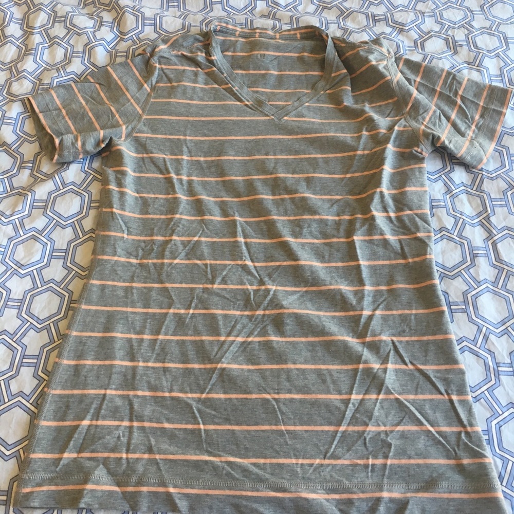 Men's Lululemon 5 Year Vneck T (Small)