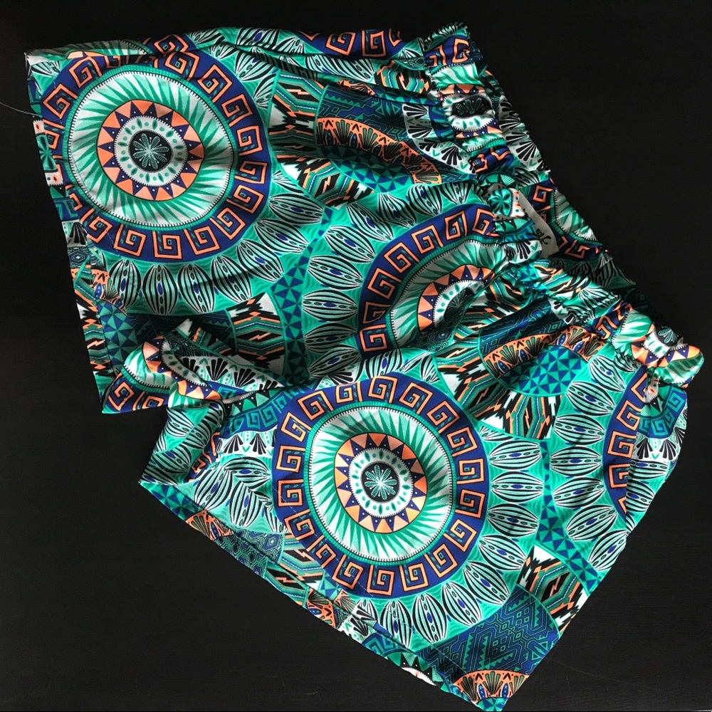 Patterned flowy shorts