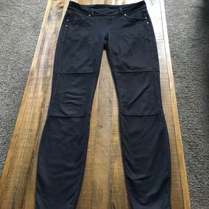 Athleta Bettona Legging