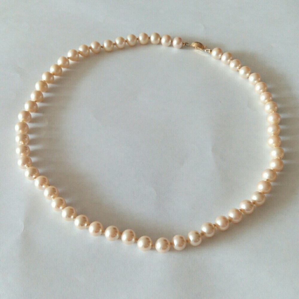 Marvella glass pearl necklace 19 inches