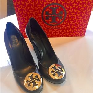 Tory Burch Sophie Wedge - Size 5.5