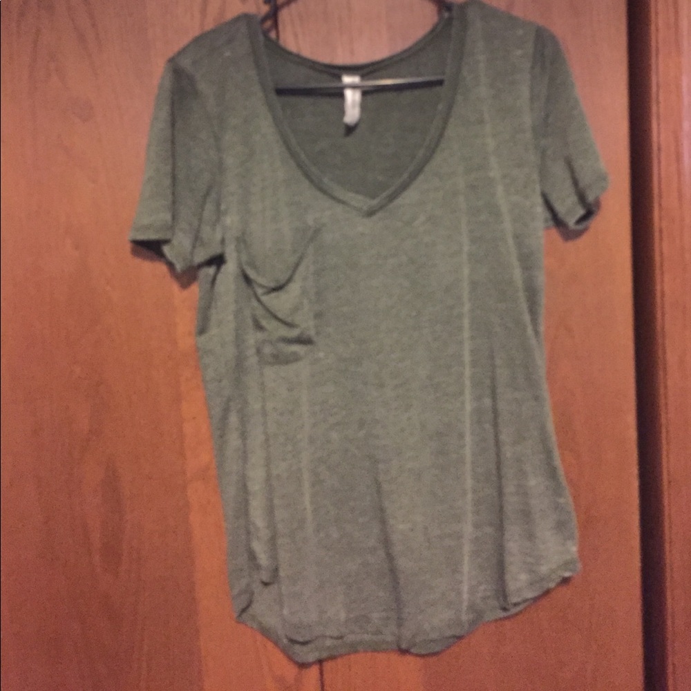 Green v neck tshirt