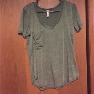 Green v neck tshirt