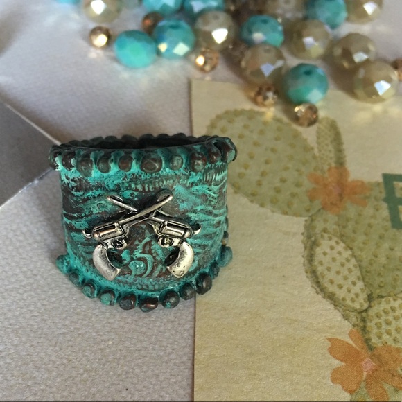 Western ring - Picture 1 of 4