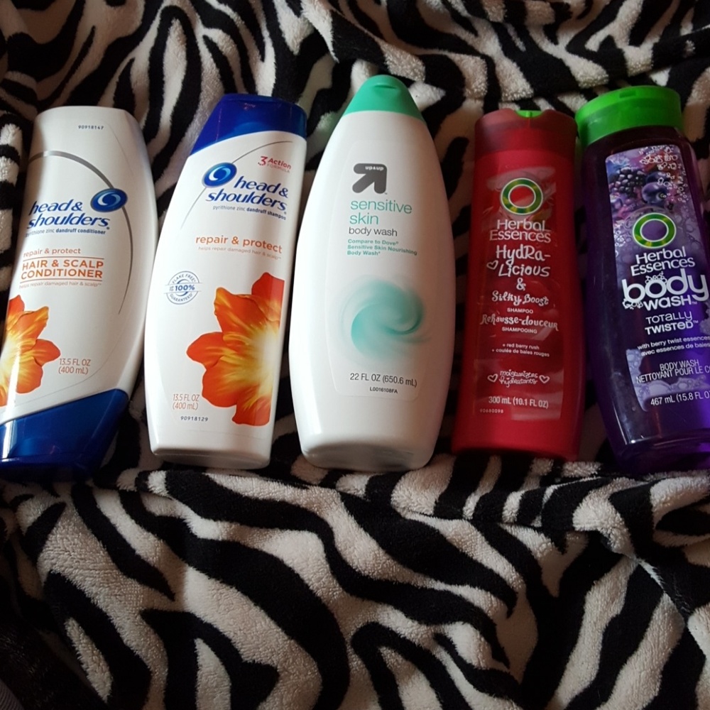 Shampoo, body wash and lotion bundle