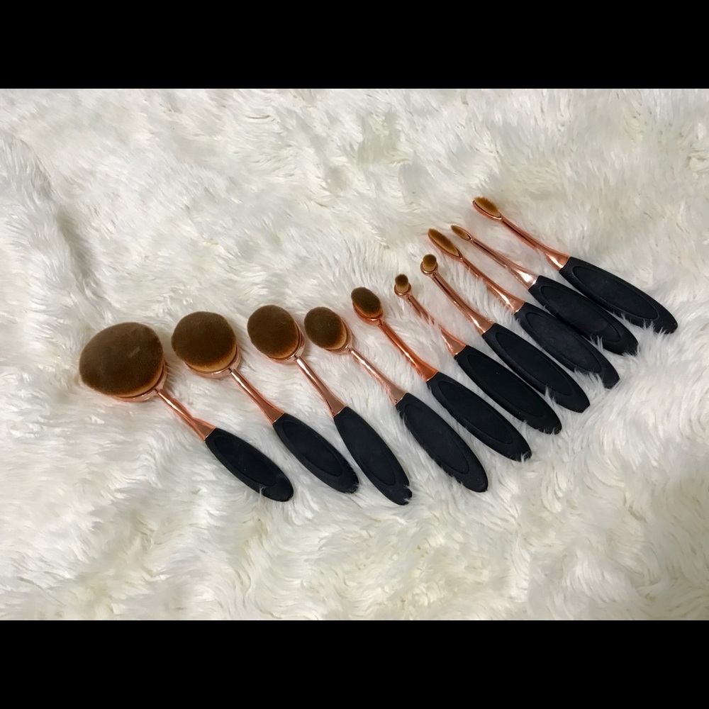 10 Piece Soft Oval Makeup Brush Set