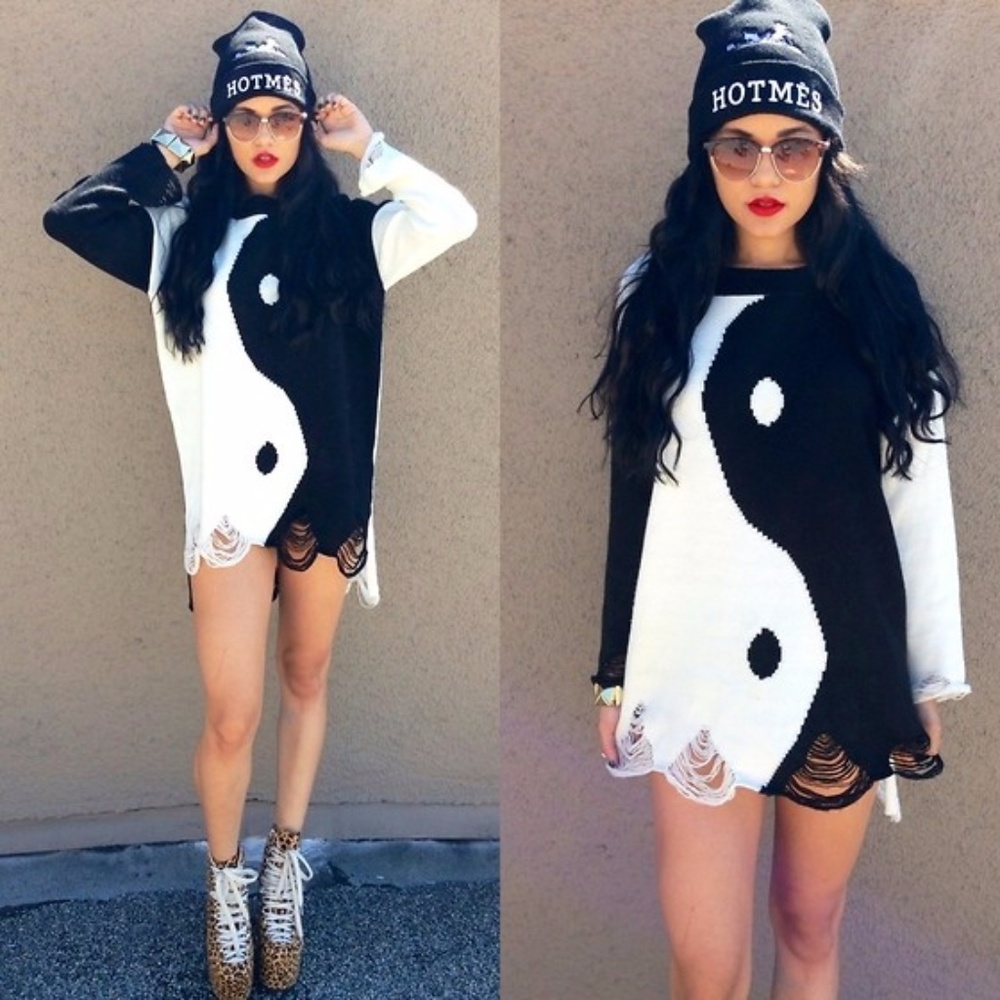 NWT UNIF Ying Yang Sweater Dress size M Black/Whit