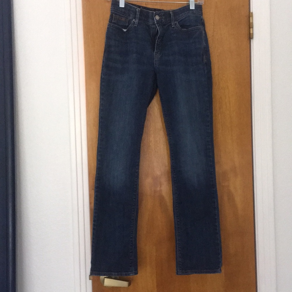Cute straight leg Levi's
