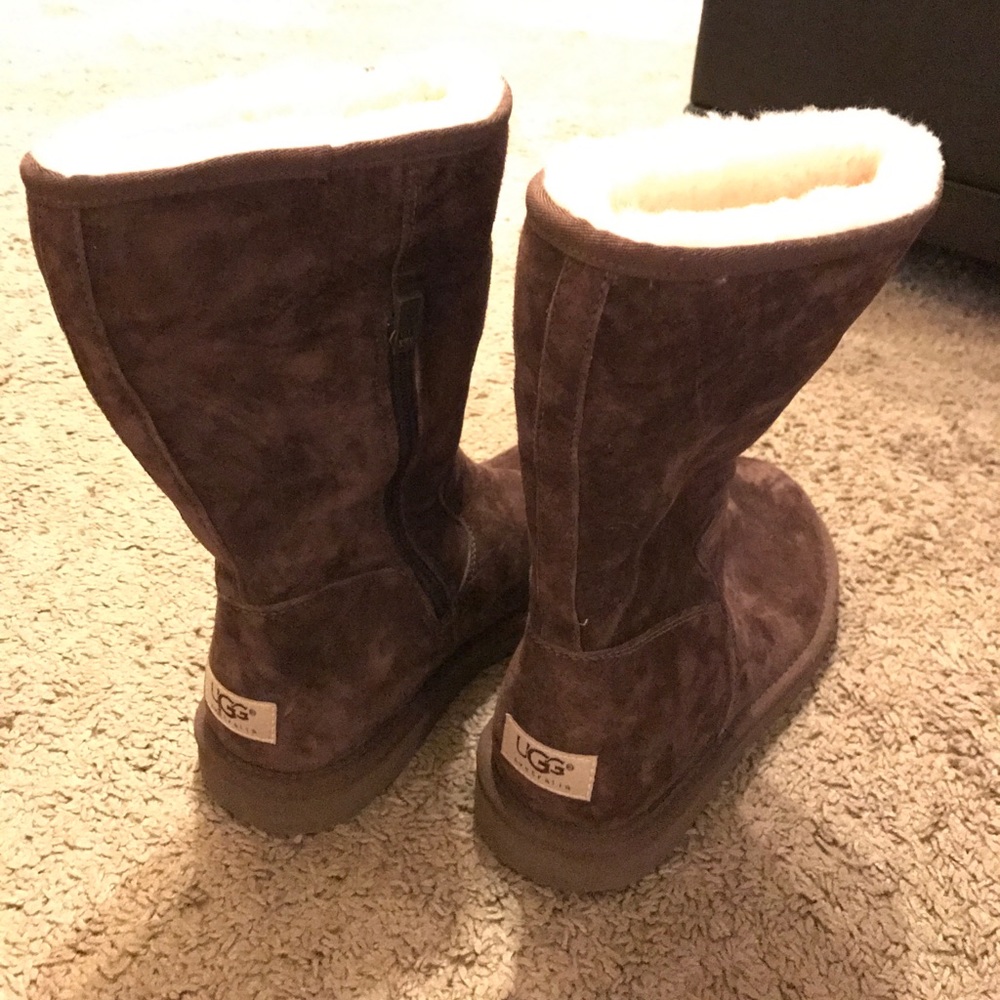 Beautiful dark brown UGGs!