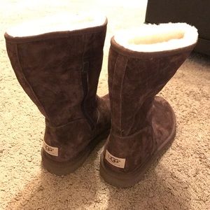 Beautiful dark brown UGGs!