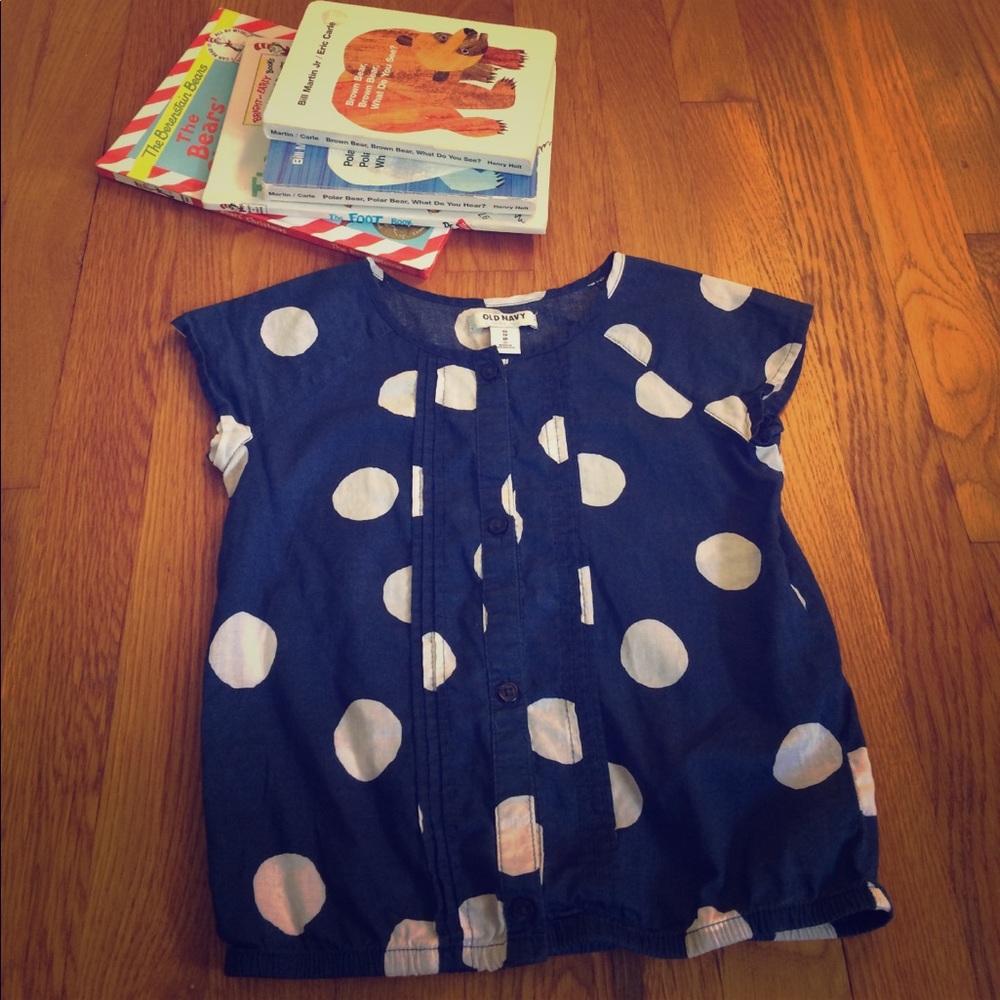 Old Navy blue and white polka dot youth tee