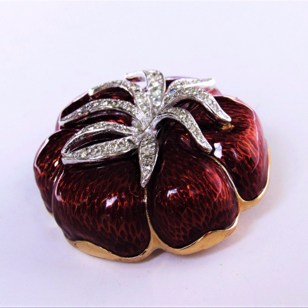 JUDITH LEIBER "Strawberry" Enamel Gold Plated Pin - Picture 2 of 6