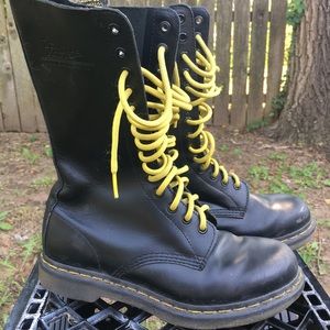 Dr. Martens 1914 boots
