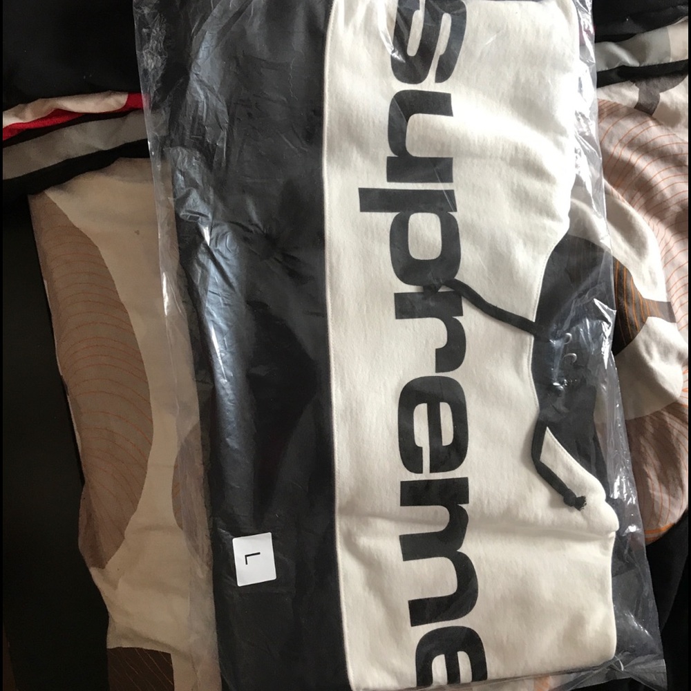 Supreme hoodie
