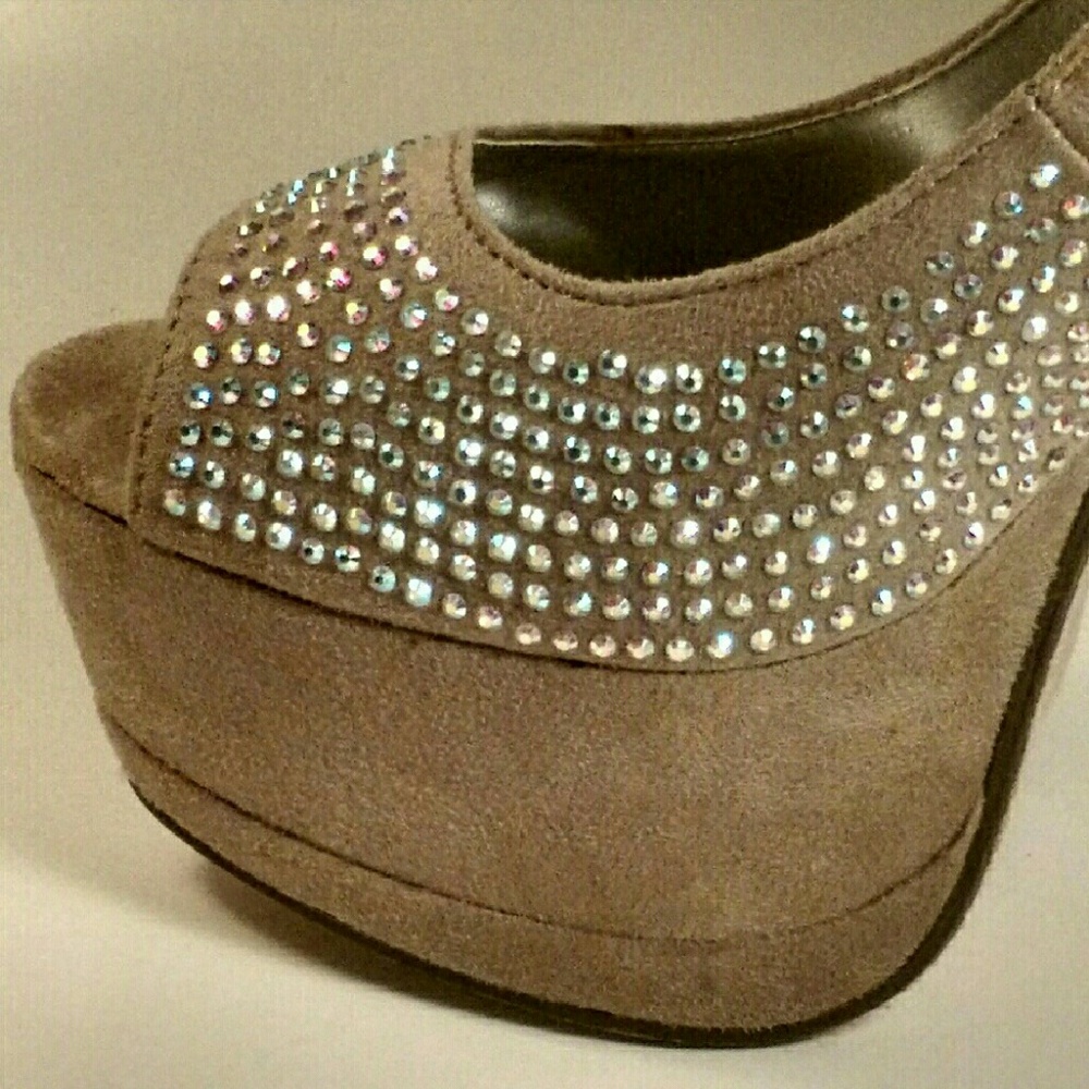 TAUPE IRIDESCENT RHINESTONE PUMPS - Picture 5 of 5