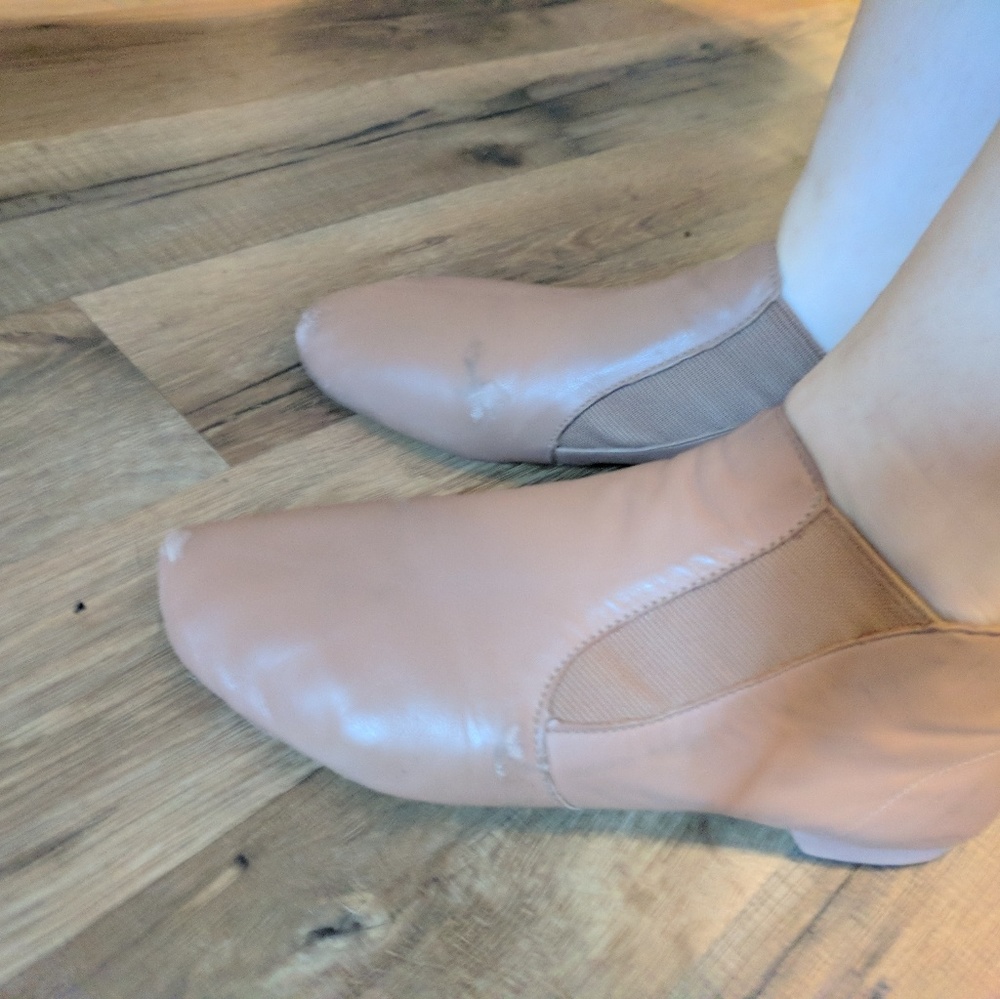 Capezio leather jazz dance shoes 7, 7m.