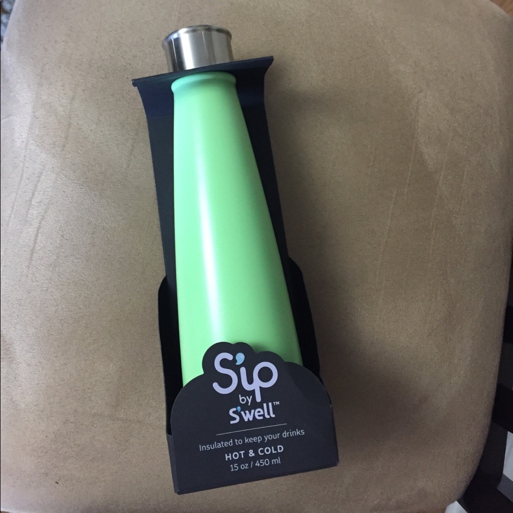 Brand new Swell bottle